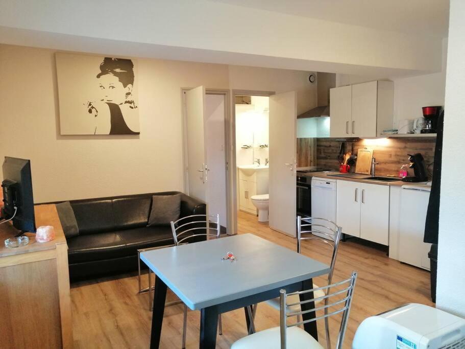 Joyeuse, Superbe Appartement D'Environs 30M2. Exterior photo